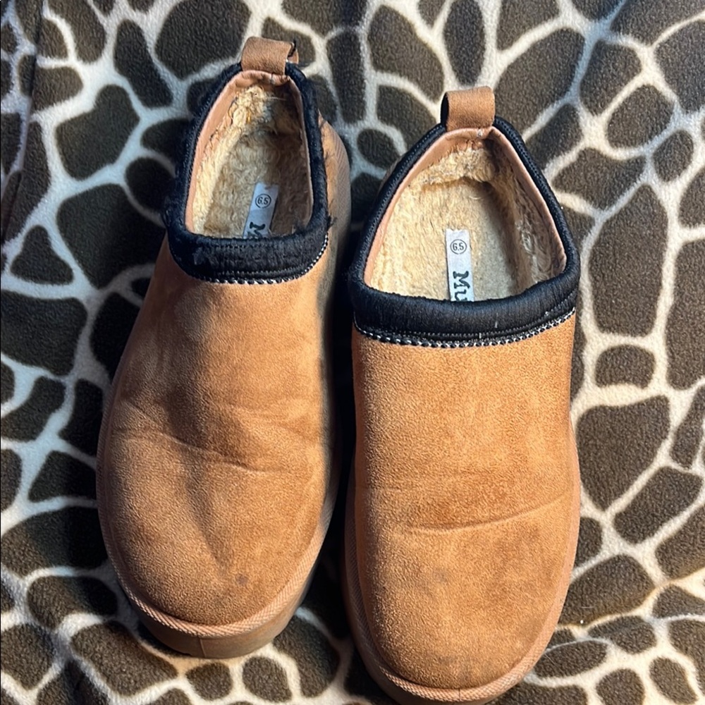 Mudd Women’s slip on platform clog